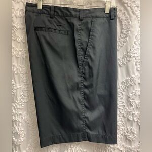 Men’s NIKE black golf shorts in excellent condition size 36